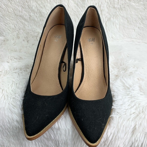 H&M Black Burlap with 4” wood block heel - Picture 4 of 7